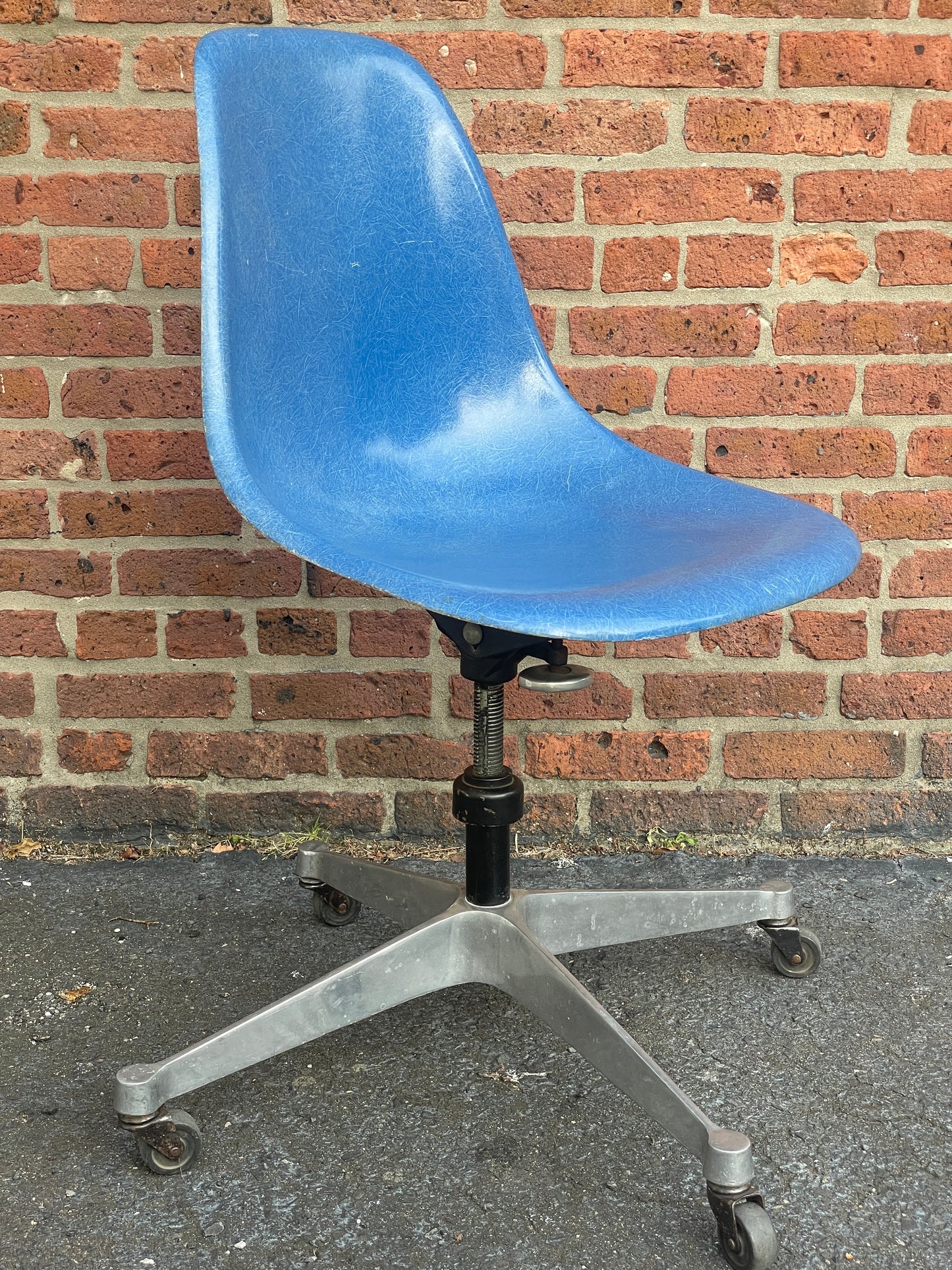 Eames for Herman Miller Fiberglass Shell Swivel Office Chairs on Casters