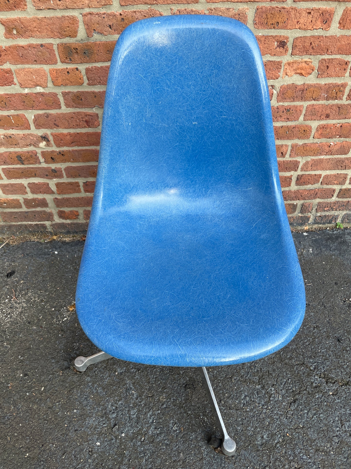 Eames for Herman Miller Fiberglass Shell Swivel Office Chairs on Casters