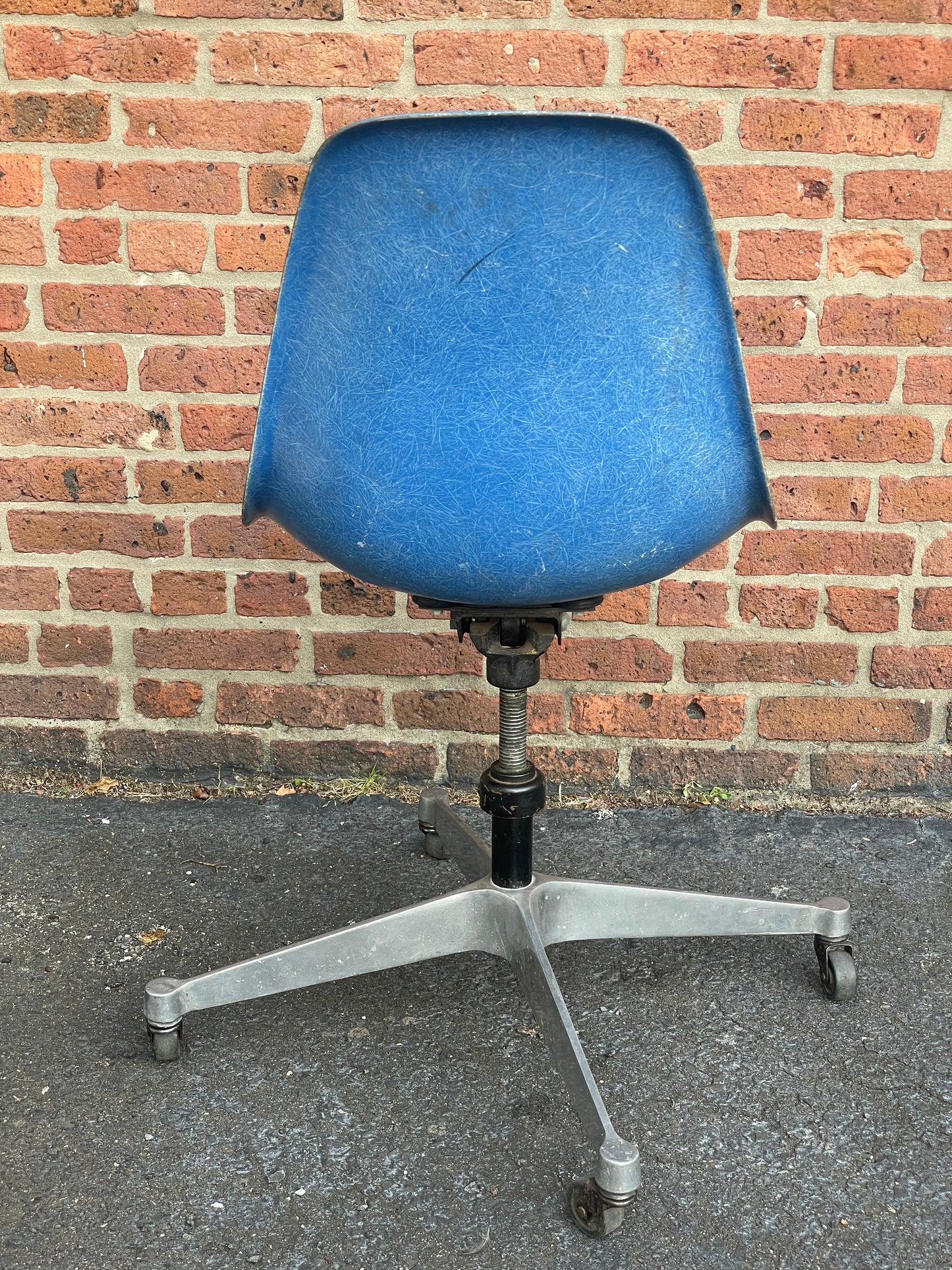 Eames for Herman Miller Fiberglass Shell Swivel Office Chairs on Casters