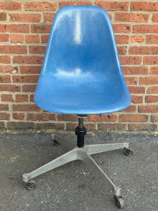 Eames for Herman Miller Fiberglass Shell Swivel Office Chairs on Casters
