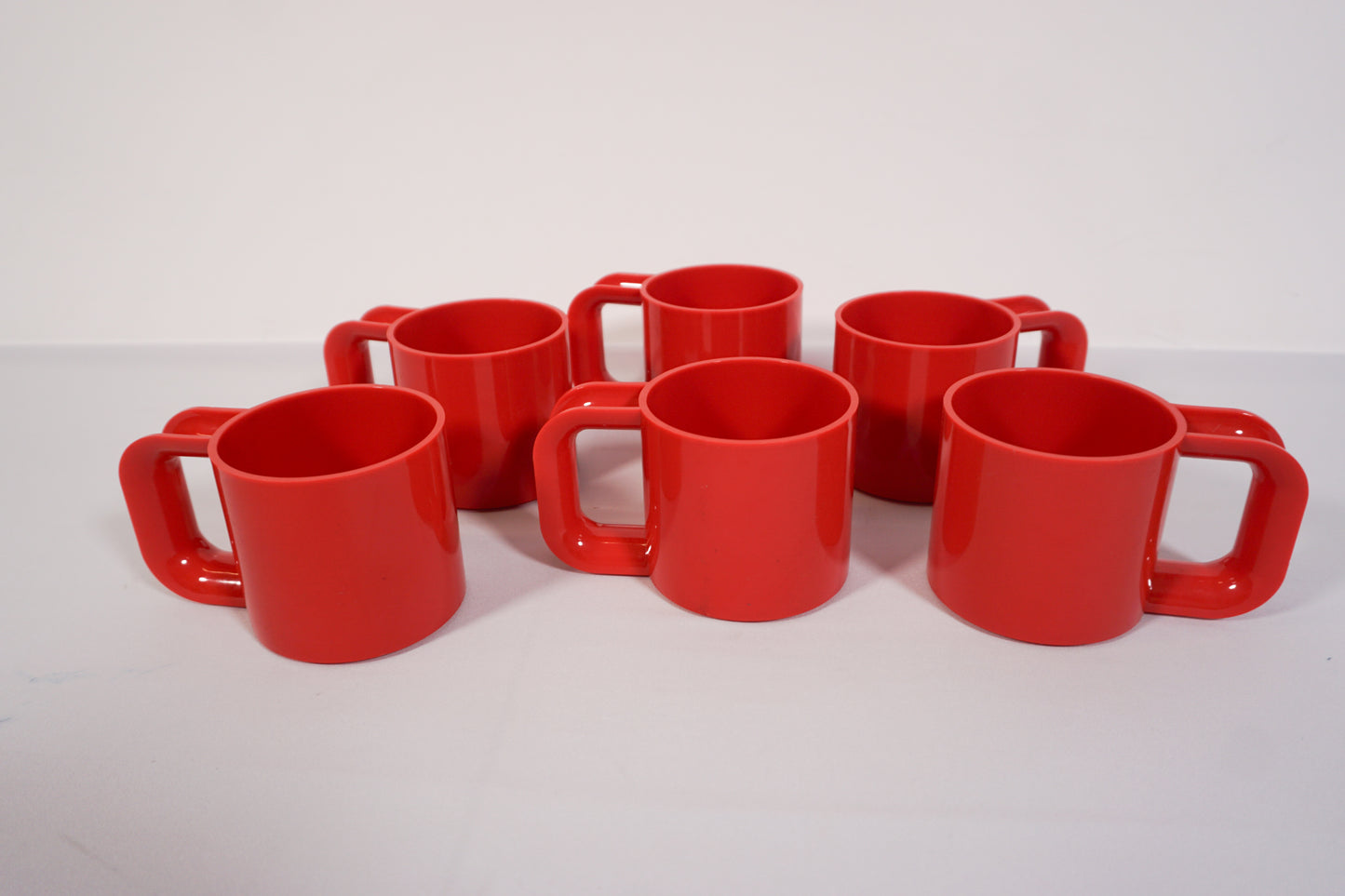 Set of 6 red Volari plastic mugs