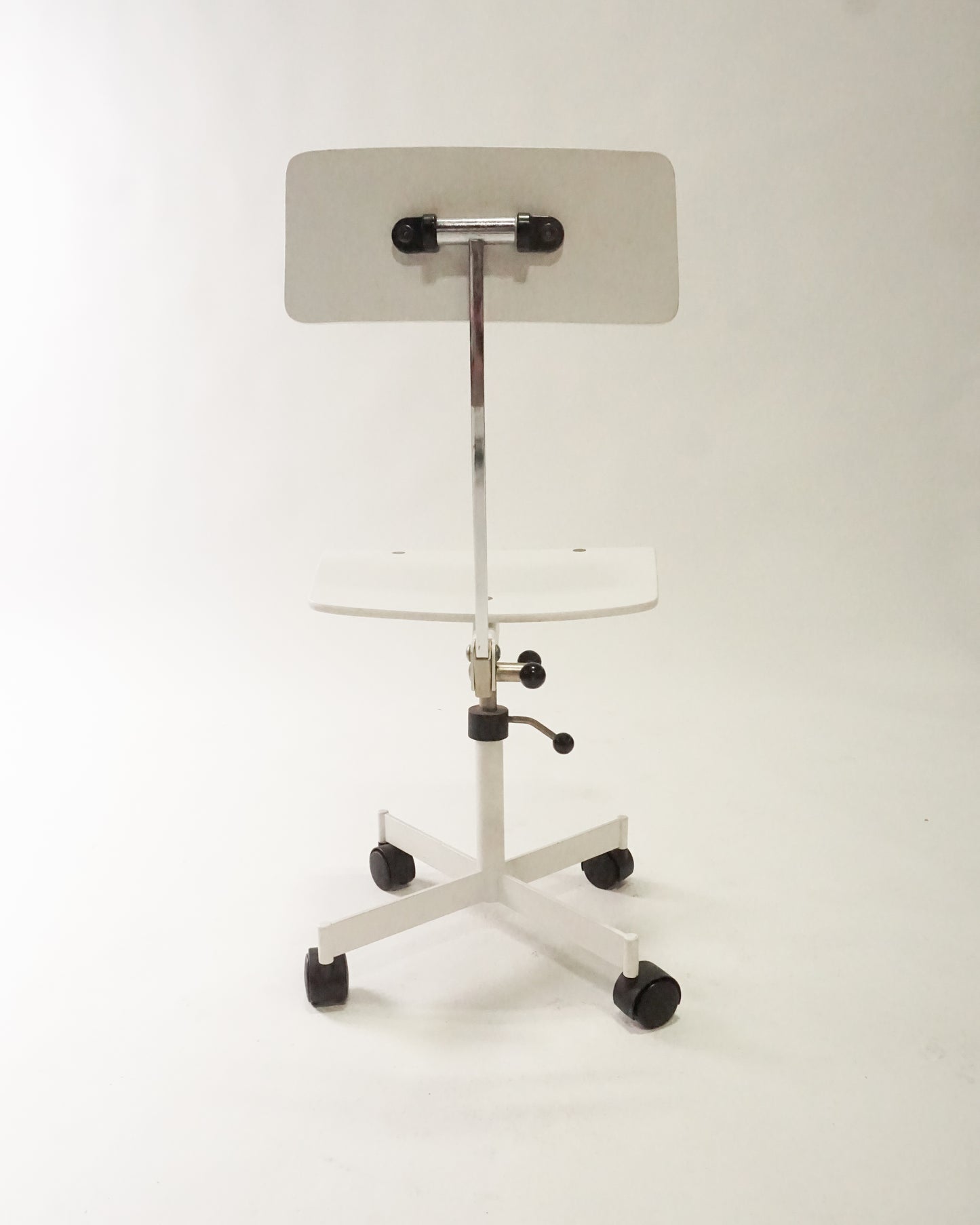 White Kevi Chair